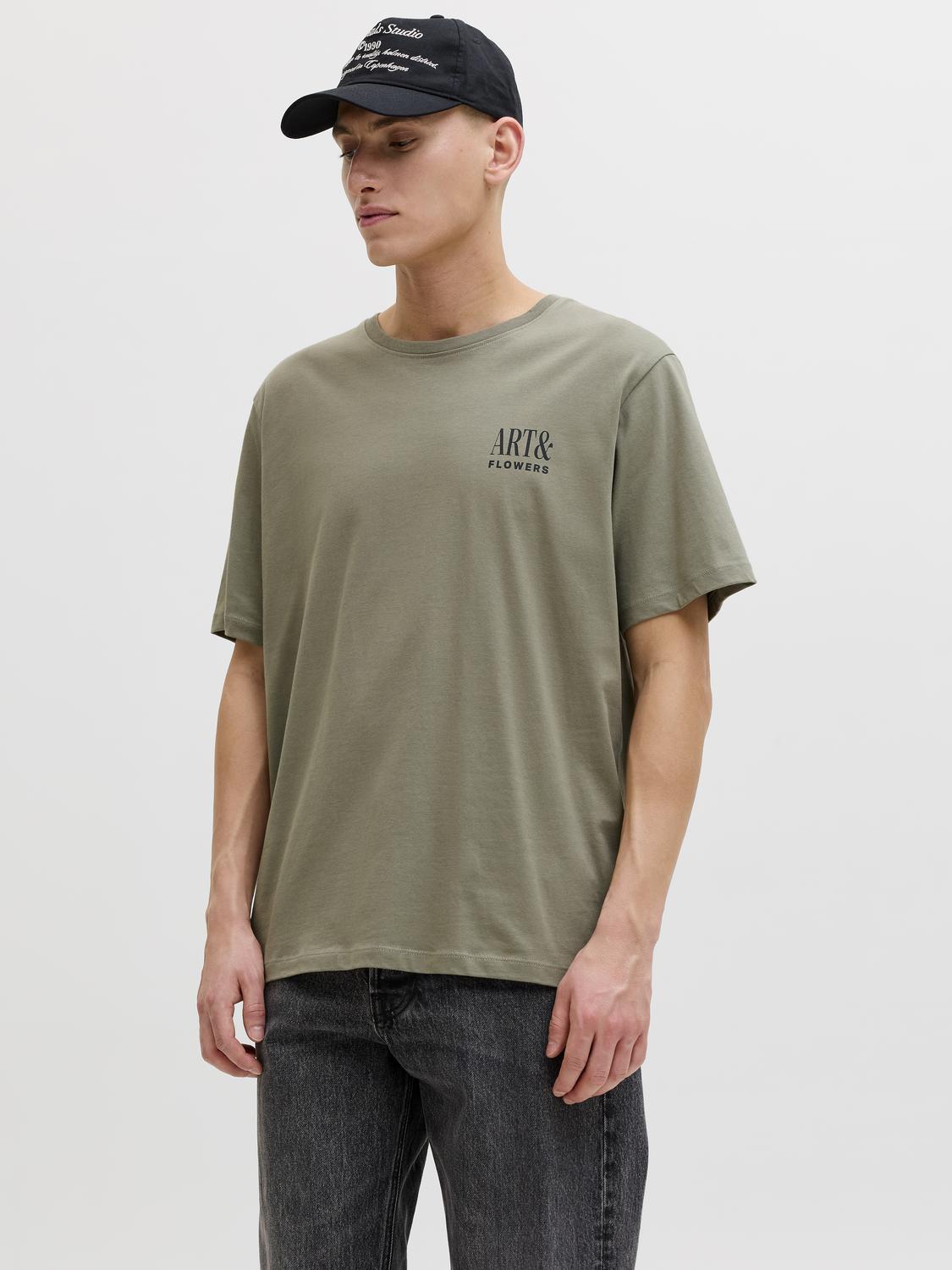 model_shot-front